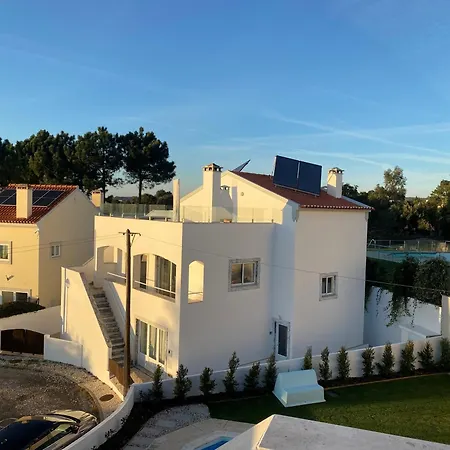 Villa With Stunning Lagoon Views Nadadouro