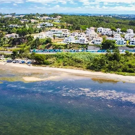 With Stunning Lagoon Views Villa *