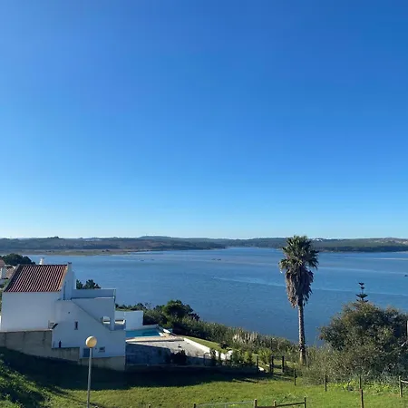 Villa With Stunning Lagoon Views Nadadouro
